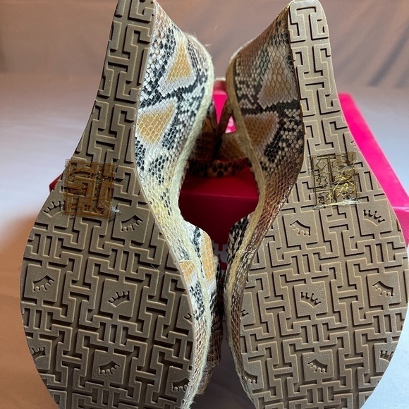 Elaine Turner Shea Golden Python Wedge Sandal - NWT - Picture 6 of 7